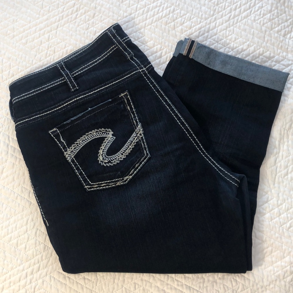 Silver, Suki, Cropped, Dark-Wash Jean with Light Stitching